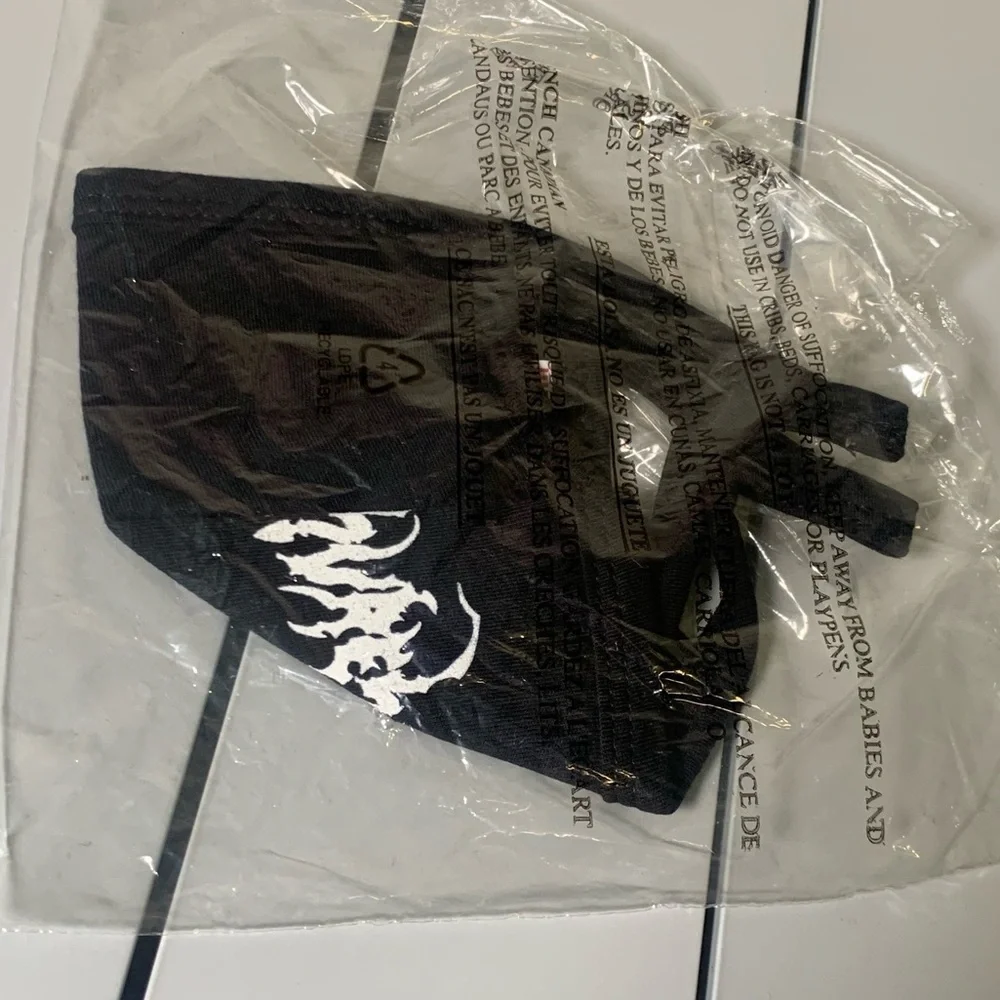 PLEASURES lonesome face mask black